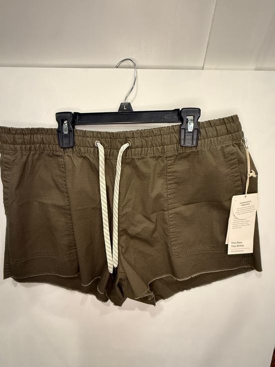 Vuori Pants - Vuori Large Ripstop Women's Olive Drawstring Casual Shorts